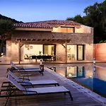 Villa The House