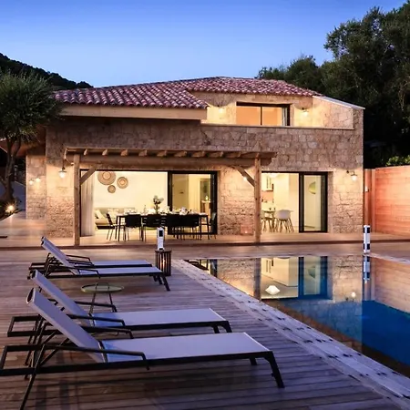 Villa The House