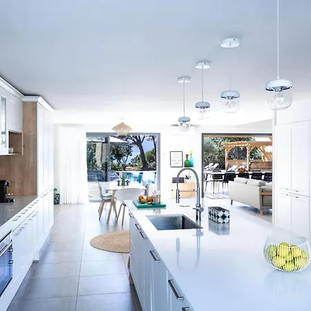 ヴィラ The House *